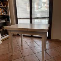 Tavolo allungabile in legno massello