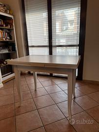 Tavolo allungabile in legno massello