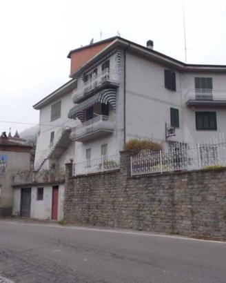 Immobile in asta di 361 m² con più di 5 locali e b