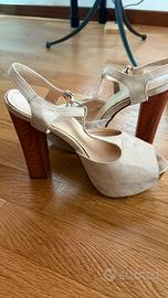 Tacchi aperti davanti con tacco in legno