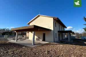 MODERNA VILLA BIFAMILIARE DI PROSSIMA REALIZZAZ...