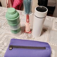 raffredda latte con contenitori 