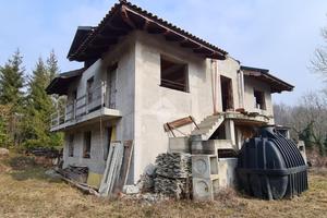 VILLA SINGOLA A CASTIGLIONE TORINESE