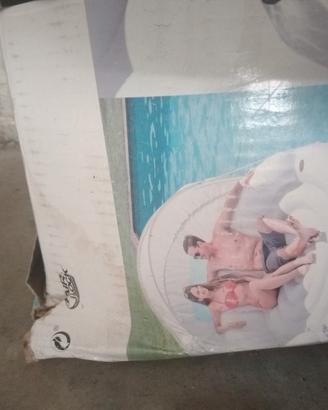 gonfiabile rotondo , bianco e tortora 