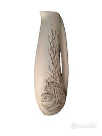 brocca  in ceramica decorata a mano