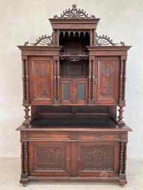 Credenza eclettica '800 intagliata