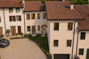 CASA DI CORTE A SAN GIOVANNI ILARIONE