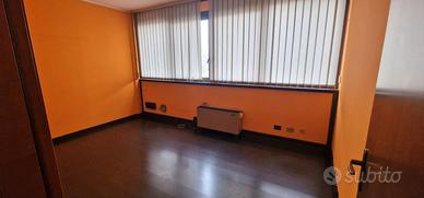 Padova - zona industriale est - uffici luminosi