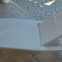 Lettino da giardino in Polyrattan bianco