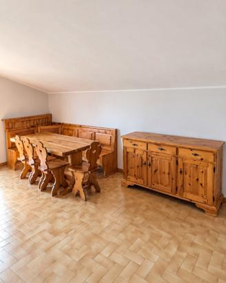 Mobili in pino massello stile tirolese