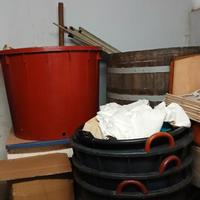 Attrezzatura vino mastello e serbatoio, tina etc.