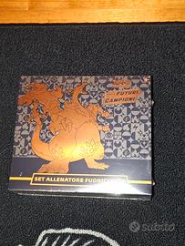 ETB POKEMON  FUTURI CAMPIONI SET ALLENATORE