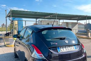 Lancia ypsilon 1.2 benzina gpl