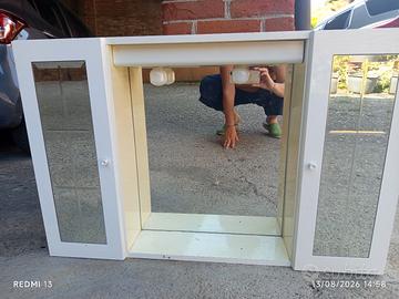 mobiletto bagno con specchio