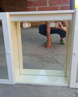 mobiletto bagno con specchio