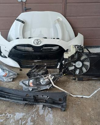 ricambi toyota yaris benzina  