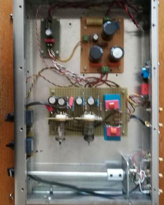 Preamplificatore stereo con alimentatore separato