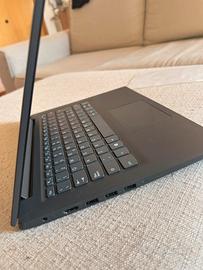 Lenovo V14 - 256 gb SSD / 16 gb RAM