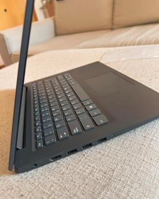 Lenovo V14 - 256 gb SSD / 16 gb RAM
