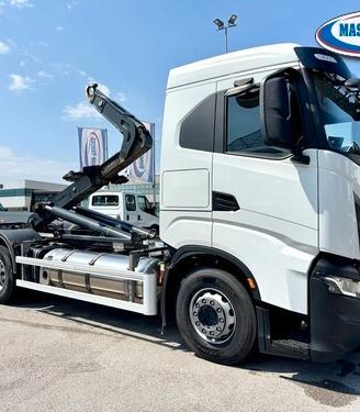 IVECO S-WAY 460 scarrabile, km 340.000