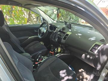 Mitzubisci outlander