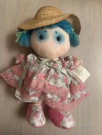 Bambola stoffa LO’S interamente fatta a mano