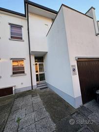 Villetta a schiera di 122 m² con 5 locali e box au