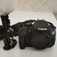 Canon 700D con accessori + obbiettivi a parte