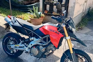 Aprilia Dorsoduro 750