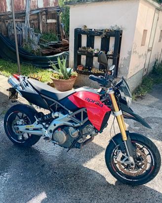 Aprilia Dorsoduro 750