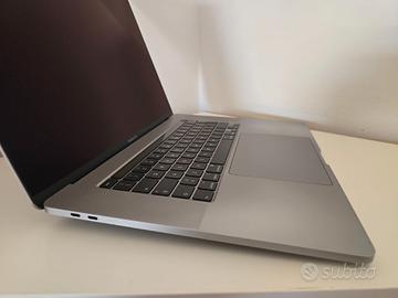 Apple MacBook Pro 16,1 2019.. i7 6 core..RAM 16.