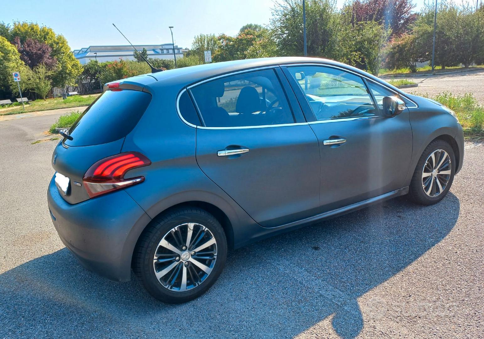Peugeot 208 2016 photo 3
