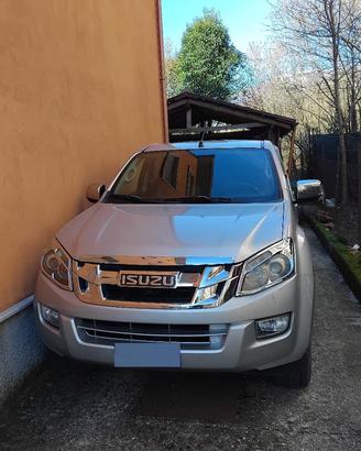 Isuzu D-Max 2.5 Diesel Solar 4x4 – Pickup
