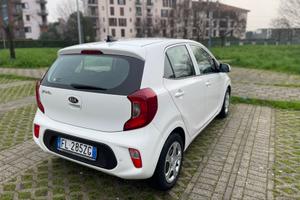 Kia Picanto 1.0 benzina anno 2018 km 33800
