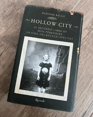 Hollow City – Miss Peregrine Vol. 2 | Rizzoli 2017
