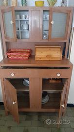 Classica Credenza della nonna in vero legno