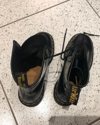 STIVALE DR. MARTENS TG. 37