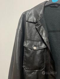 Giacca in pelle nera con tasche a bottoni donna S