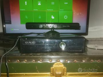 console Xbox 360 e diversi giochi 