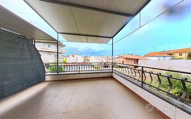 APPARTAMENTO AL PIANO PRIMO CON TERRAZZO E COMODO