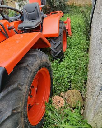 attrezzi per trattore attacco tre punti.