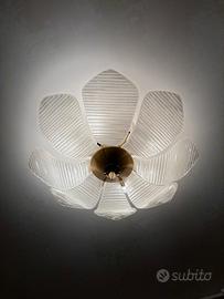 lampadario vintage a forma di fiore In vetro