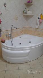 Vasca da bagno idromassaggio 