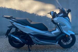 Scooter Honda Forza 300