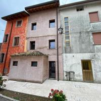 PARTICOLARE CASA AL GREZZO