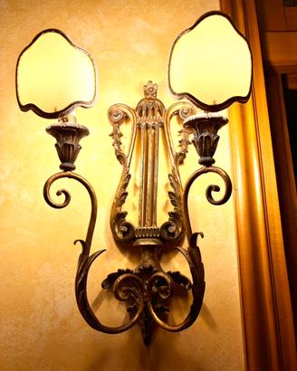Coppia di Appliques in legno