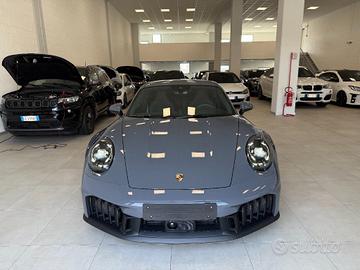 PORSCHE 911 Carrera GTS