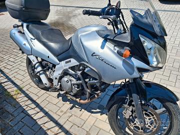Suzuki V-Strom DL 650 (2004) - Accessoriata 1.000€