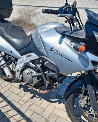 Suzuki V-Strom DL 650 (2004) - Accessoriata 1.000€