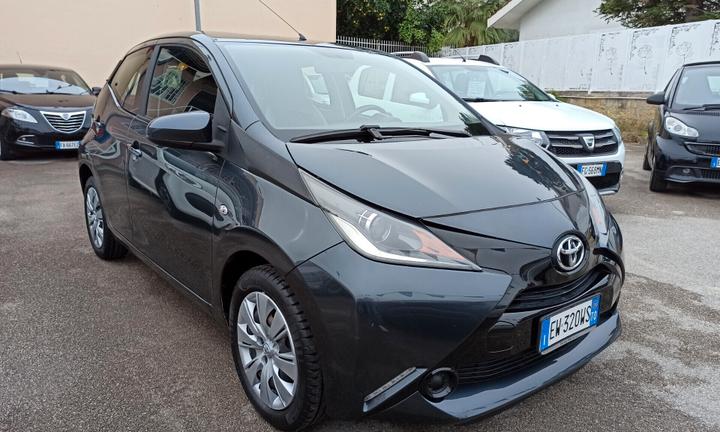 Toyota Aygo 1.0 VVT-i 69 CV 5 porte x-wave
